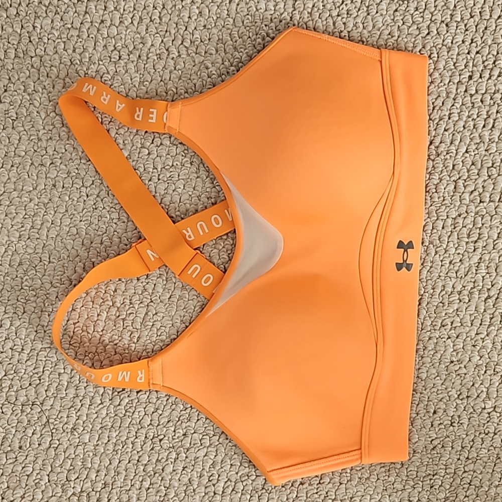Under armour sports bra (M)